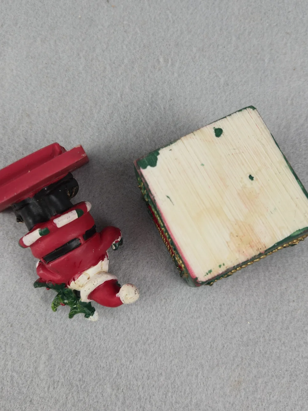Vintage Hand Painted Santa Claus Resin Christmas Trinket Box Happy Holidays